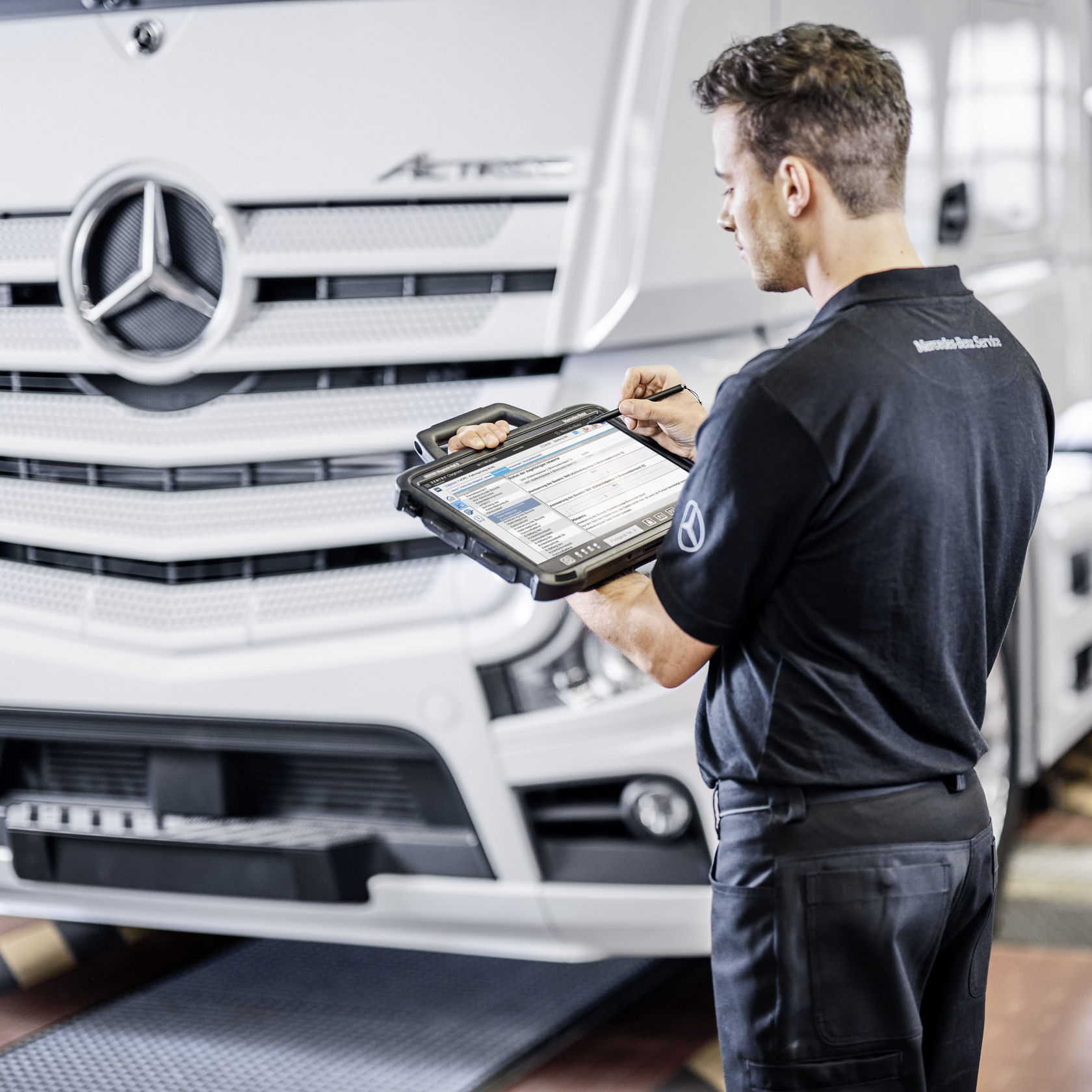 Mercedes-Benz Trucks Service Contracts