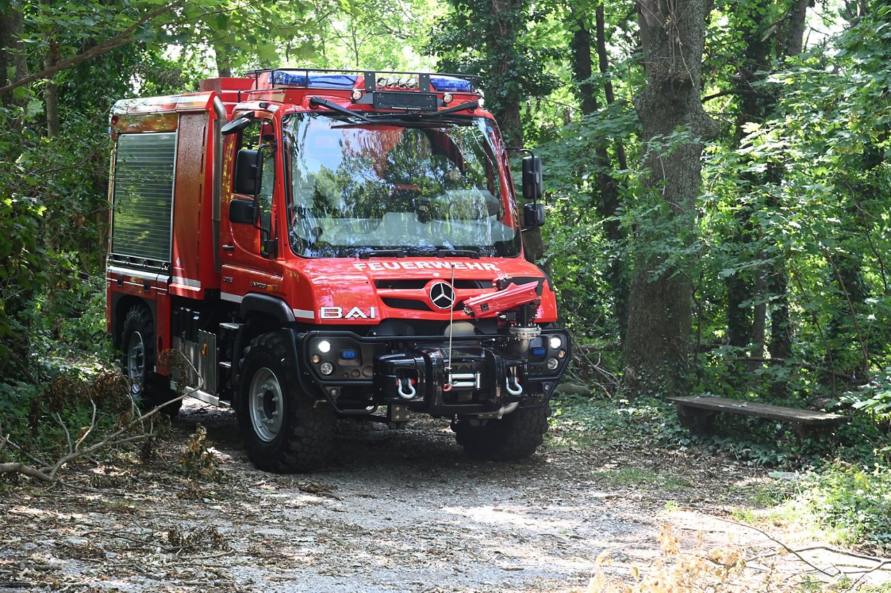 Unimog U 530, ausgestattet von BAI als Tanklöschfahrzeug (TLF 4000) 

Unimog U 530, ausgestattet von BAI als Tanklöschfahrzeug (TLF 4000) 