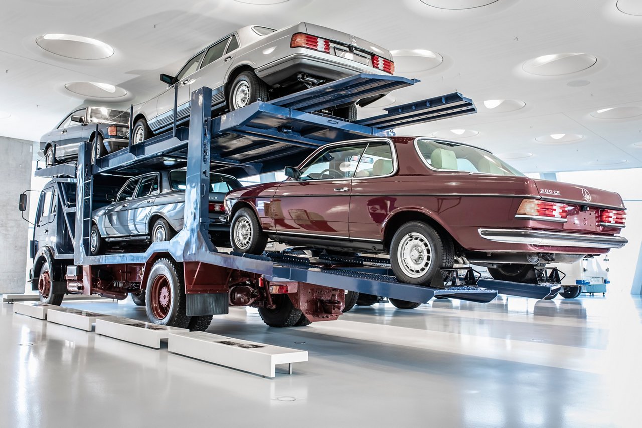 Mercedes-Benz Museum, Raum Collection 2: Galerie der Lasten. Mercedes-Benz 1624 Autotransporter. Gesamtansicht von links hinten. (Fotosignatur der Mercedes-Benz Classic Archive: D545742) // Mercedes-Benz Museum, Collection Room 2: Gallery of Carriers. Mercedes-Benz 1624 car transporter. General view from left rear. (Photo index number in the Mercedes-Benz Classic Archives: D545742)
Mercedes-Benz Museum, Raum Collection 2: Galerie der Lasten. Mercedes-Benz 1624 Autotransporter. Gesamtansicht von links hinten. (Fotosignatur der Mercedes-Benz Classic Archive: D545742) // Mercedes-Benz Museum, Collection Room 2: Gallery of Carriers. Mercedes-Benz 1624 car transporter. General view from left rear. (Photo index number in the Mercedes-Benz Classic Archives: D545742) 

Mercedes-Benz Museum, Raum Collection 2: Galerie der Lasten. Mercedes-Benz 1624 Autotransporter. Gesamtansicht von links hinten. (Fotosignatur der Mercedes-Benz Classic Archive: D545742) // Mercedes-Benz Museum, Collection Room 2: Gallery of Carriers. Mercedes-Benz 1624 car transporter. General view from left rear. (Photo index number in the Mercedes-Benz Classic Archives: D545742)
Mercedes-Benz Museum, Raum Collection 2: Galerie der Lasten. Mercedes-Benz 1624 Autotransporter. Gesamtansicht von links hinten. (Fotosignatur der Mercedes-Benz Classic Archive: D545742) // Mercedes-Benz Museum, Collection Room 2: Gallery of Carriers. Mercedes-Benz 1624 car transporter. General view from left rear. (Photo index number in the Mercedes-Benz Classic Archives: D545742) 