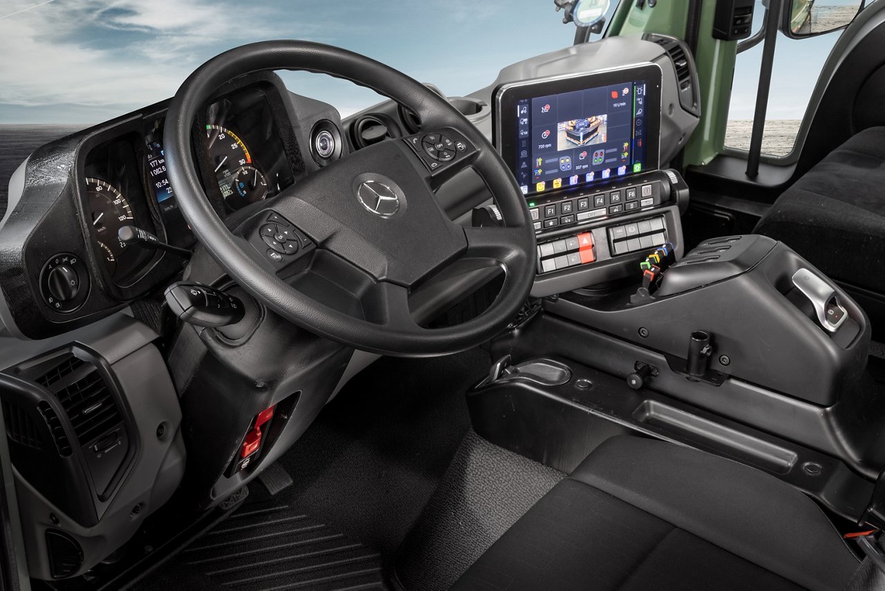 Neues Bediensystem im Unimog Geräteträger UNI-TOUCH 

New operating system in Unimog implement carrier UNI-TOUCH 