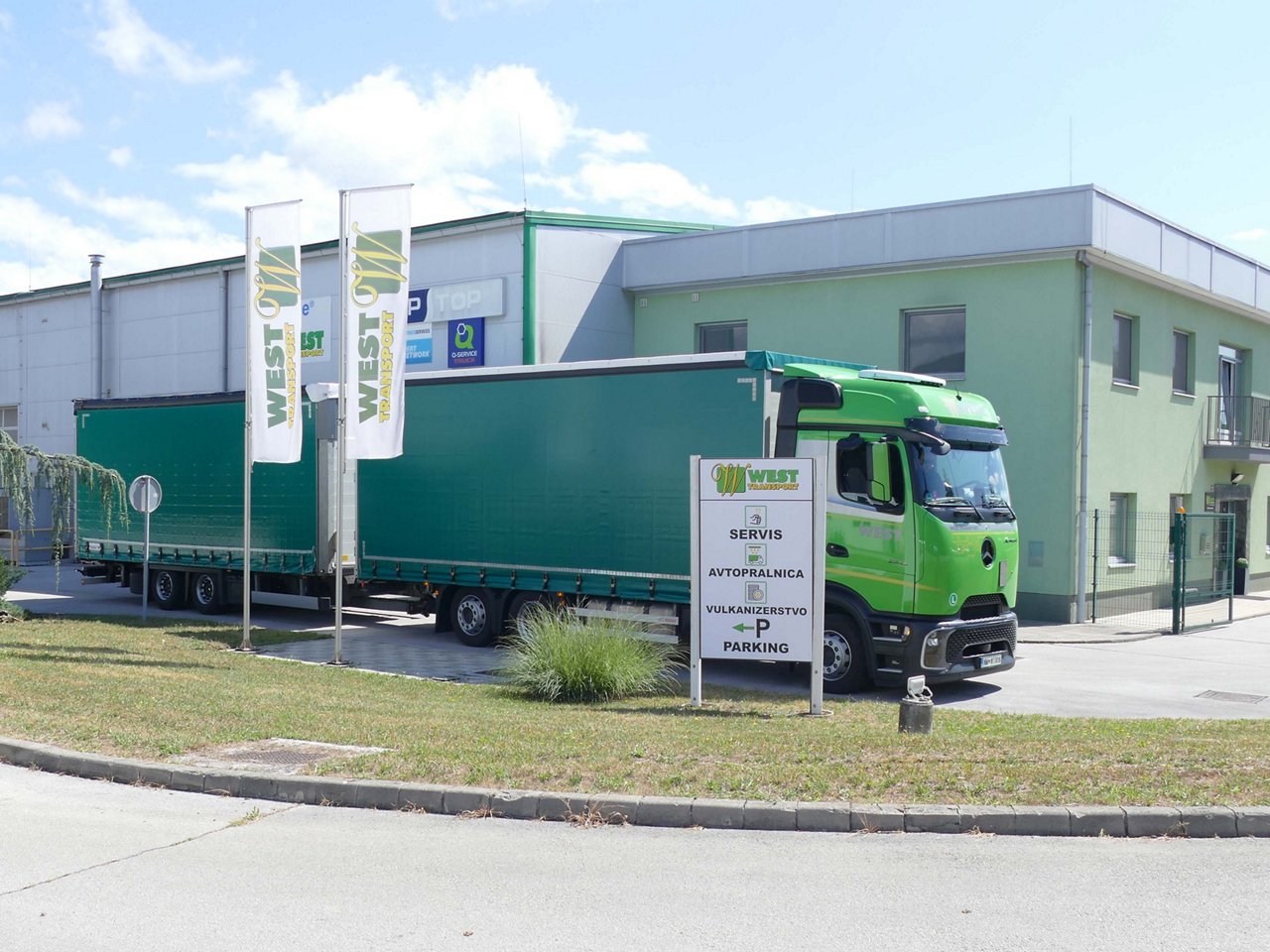 Ko je na dvorišče pripeljal prvi novi Actros