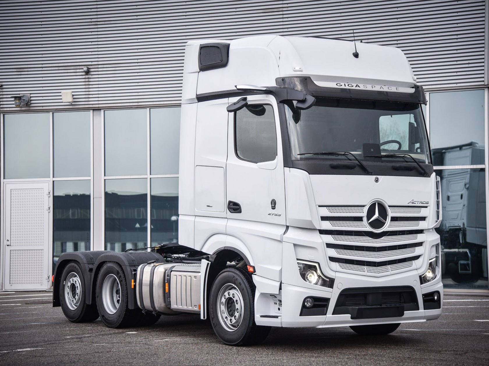 Mercedes-Benz Actros Norgedragare