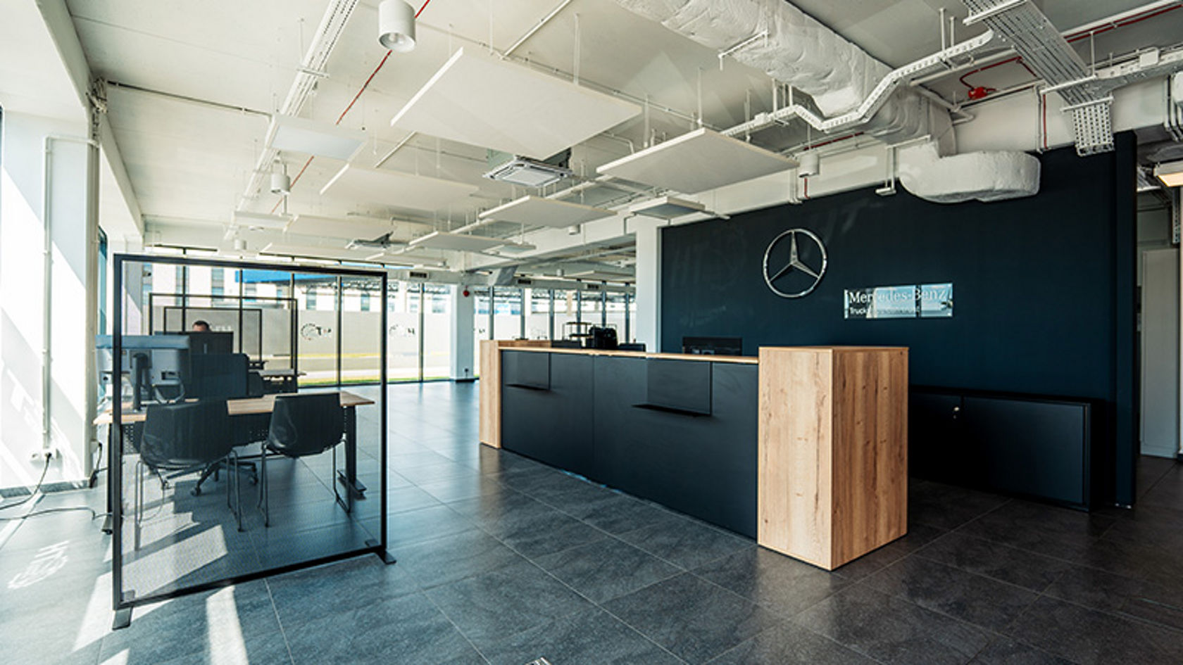 Biuro przyjęć zgłoszeń HT Trucks Mercedes-Benz