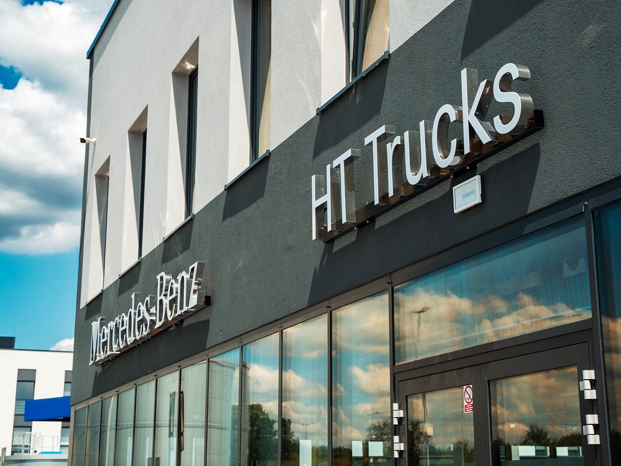 Autoryzowany Serwis Mercedes-Benz Trucks HT Trucks & Parts w Żarskiej Wsi koło Zgorzelca