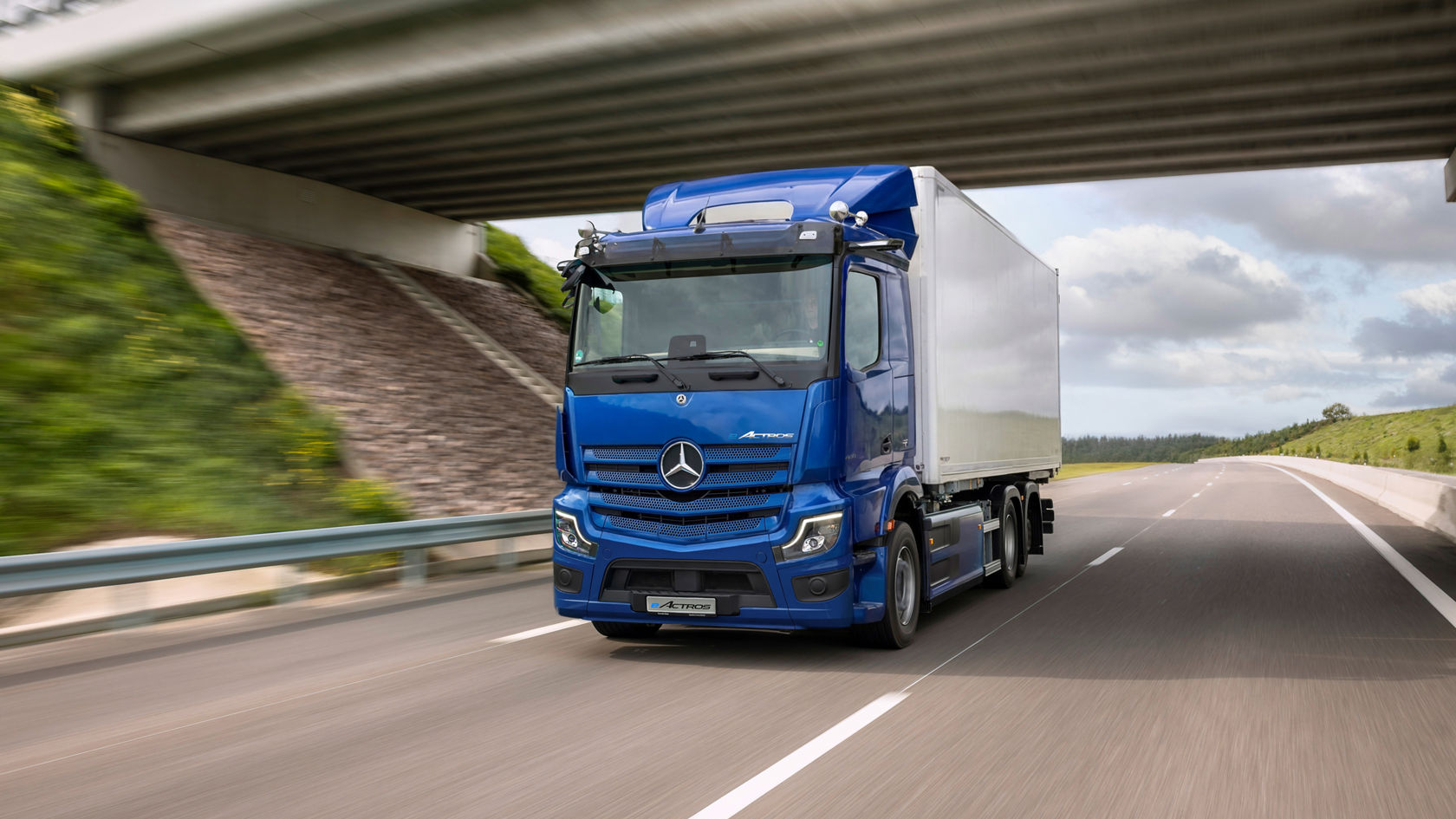 eActros 600