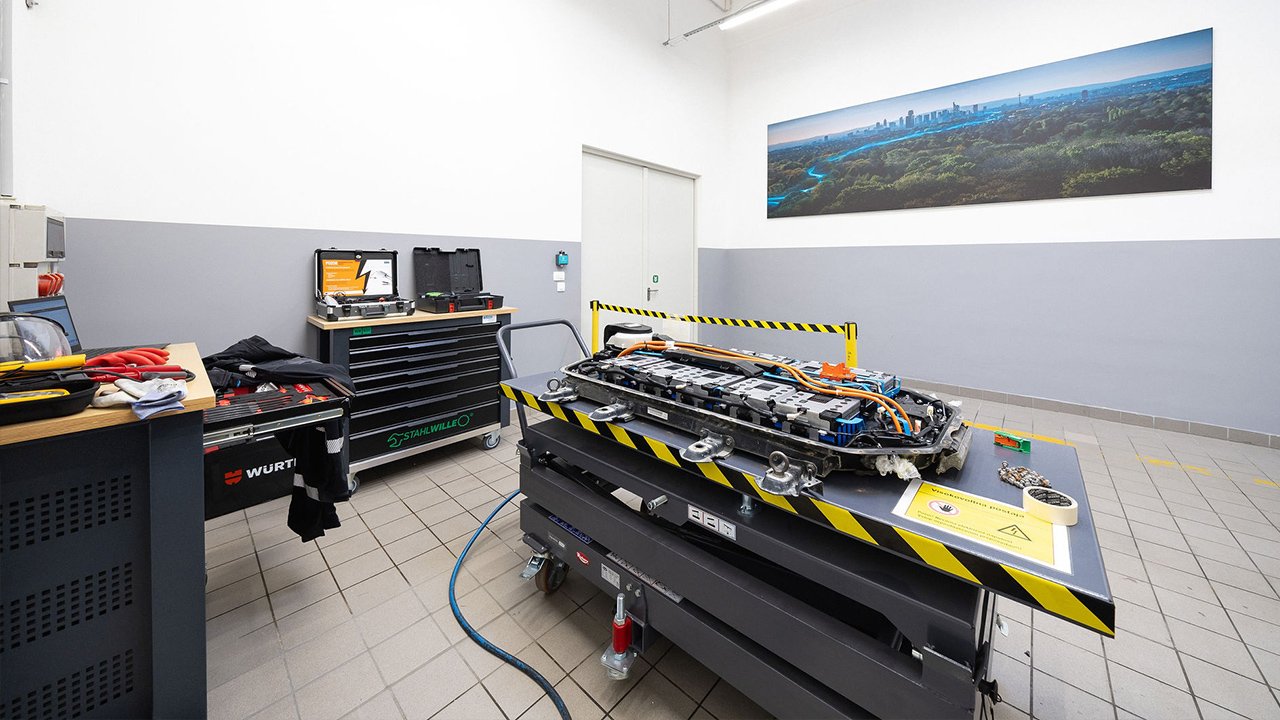 Kompetenčni center za baterije - Autocommerce, d.o.o. Ljubljana, Baragova 12