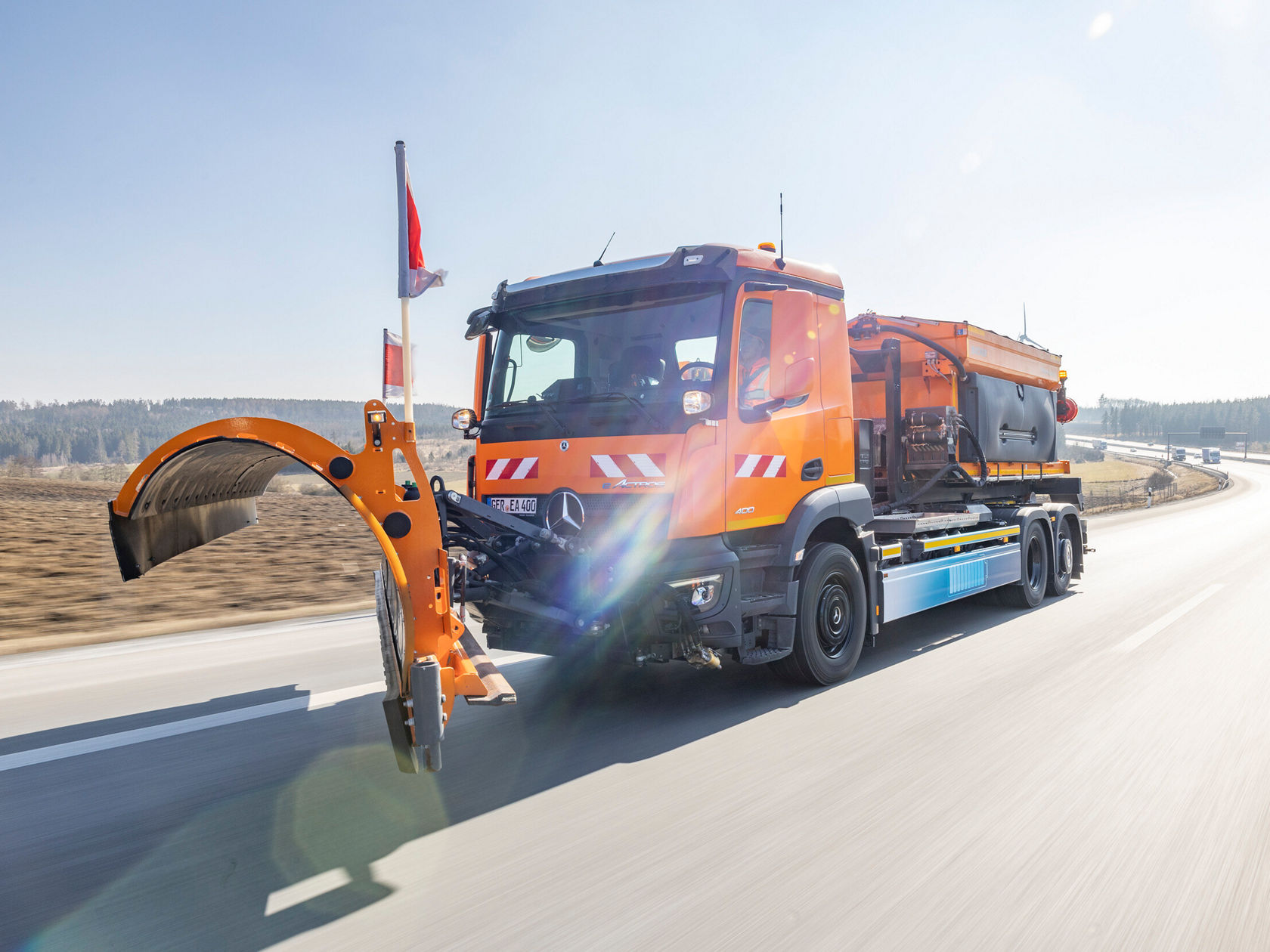 eActros auf der Autobahn von aussen