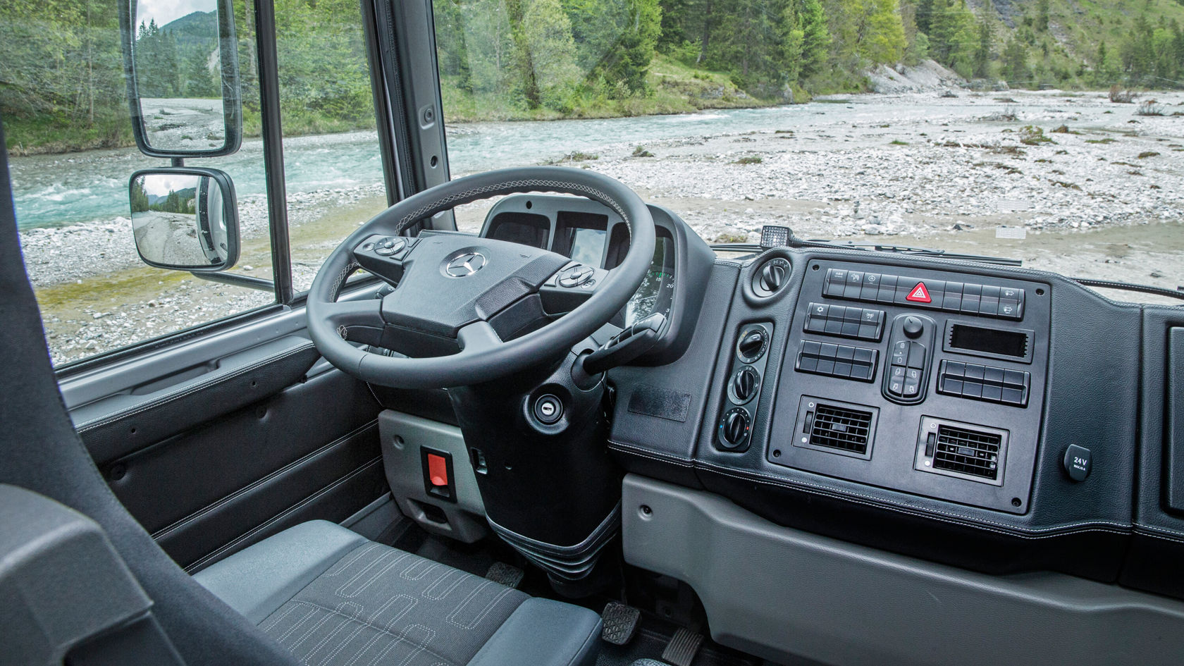 Fahrerkabine des MB Wohnmobils