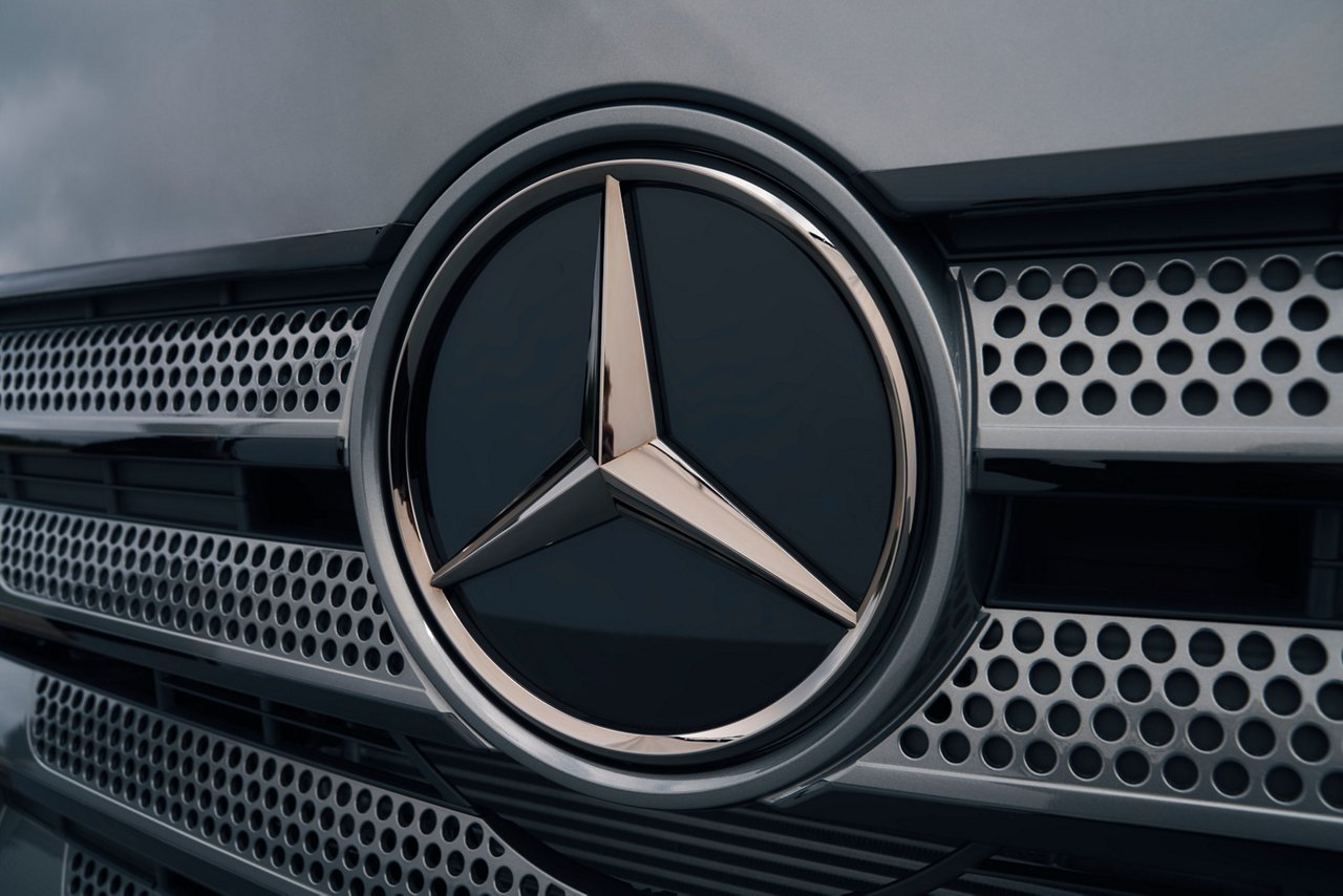 Beleuchteter Stern in Dark-Chrome