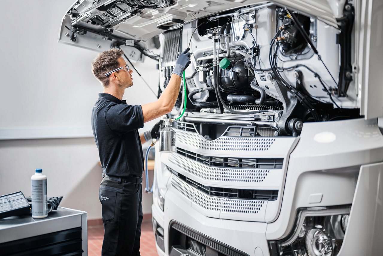 Prodotti chimici originali per officina e per la cura Mercedes‑Benz Trucks