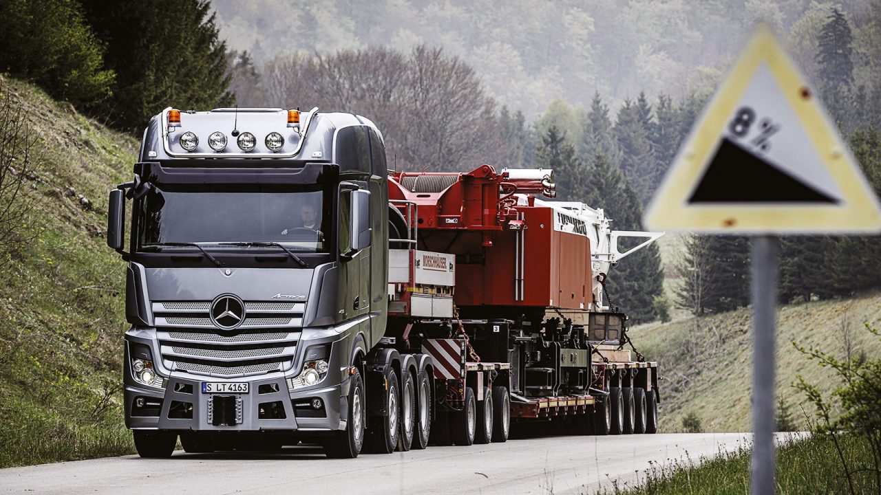 Mercedes Benz Trucks의 개조 전문가.