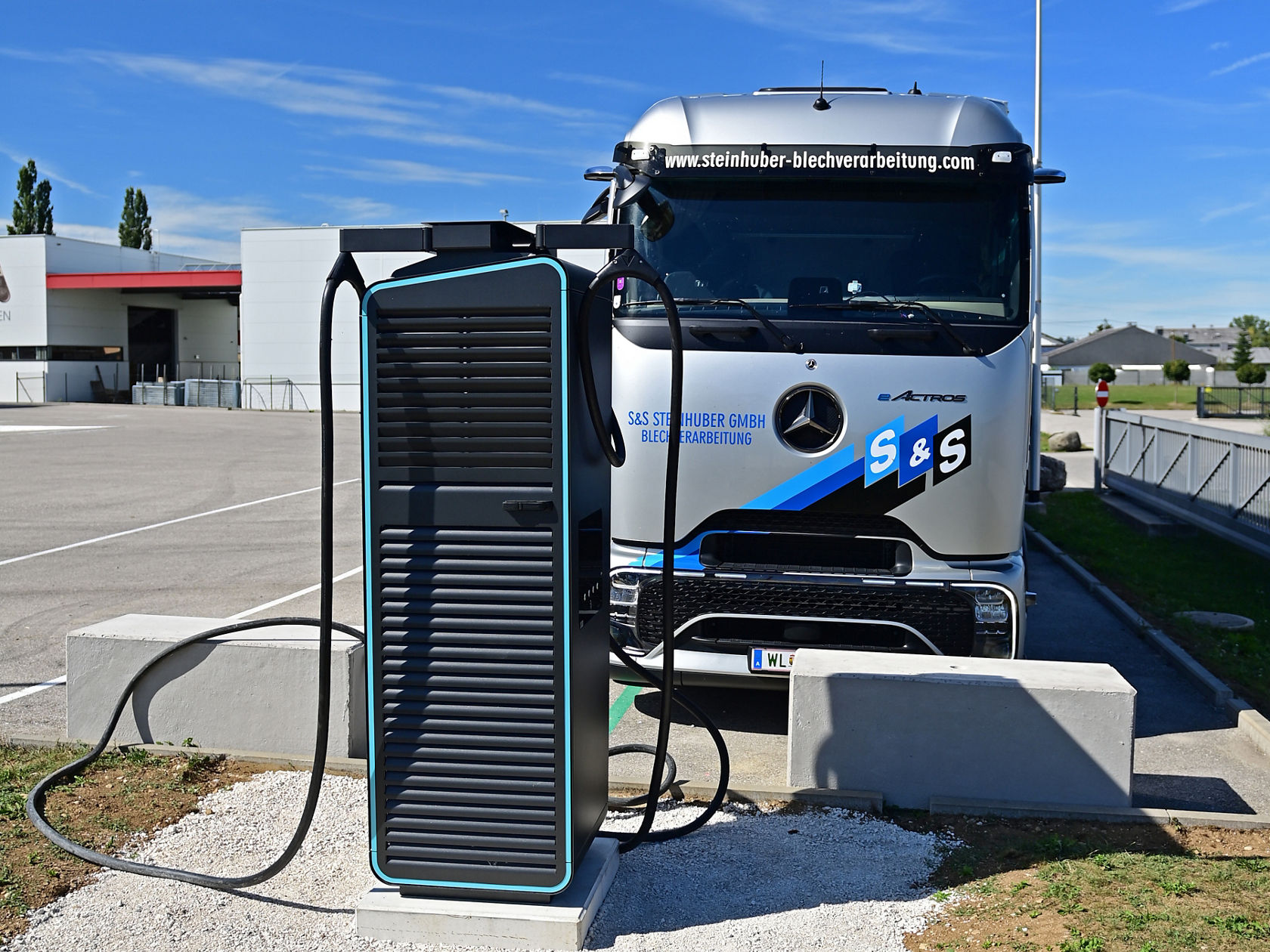 electrical-independence-at-the-service-of-customers