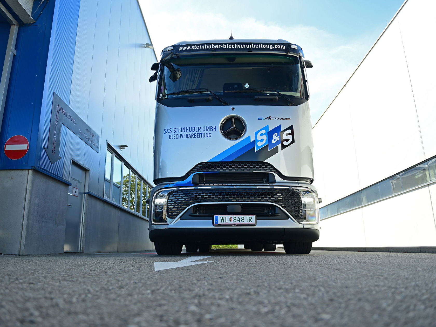 Elektrisch unabhängig im Dienst der Kunden