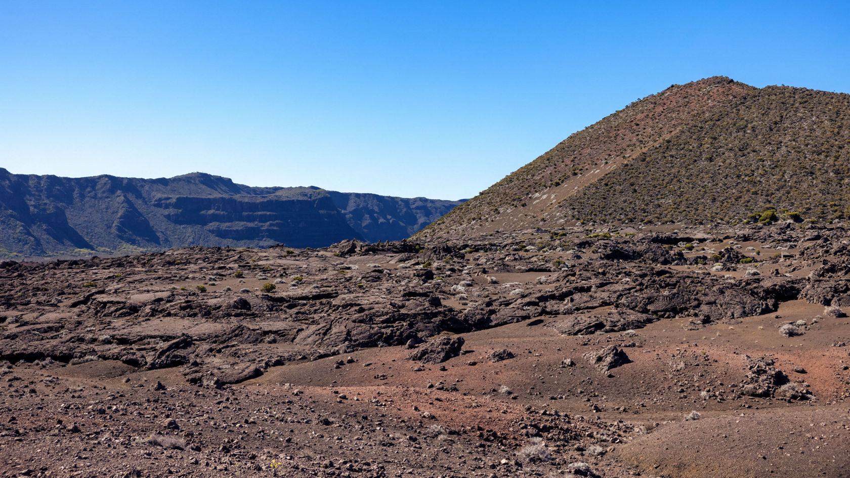 Reunion Island: day-to-day logistics in the middle of the Indian Ocean