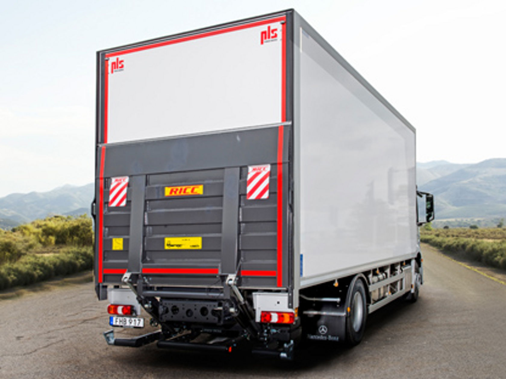 Mercedes-Benz Actros Fjärrskåp