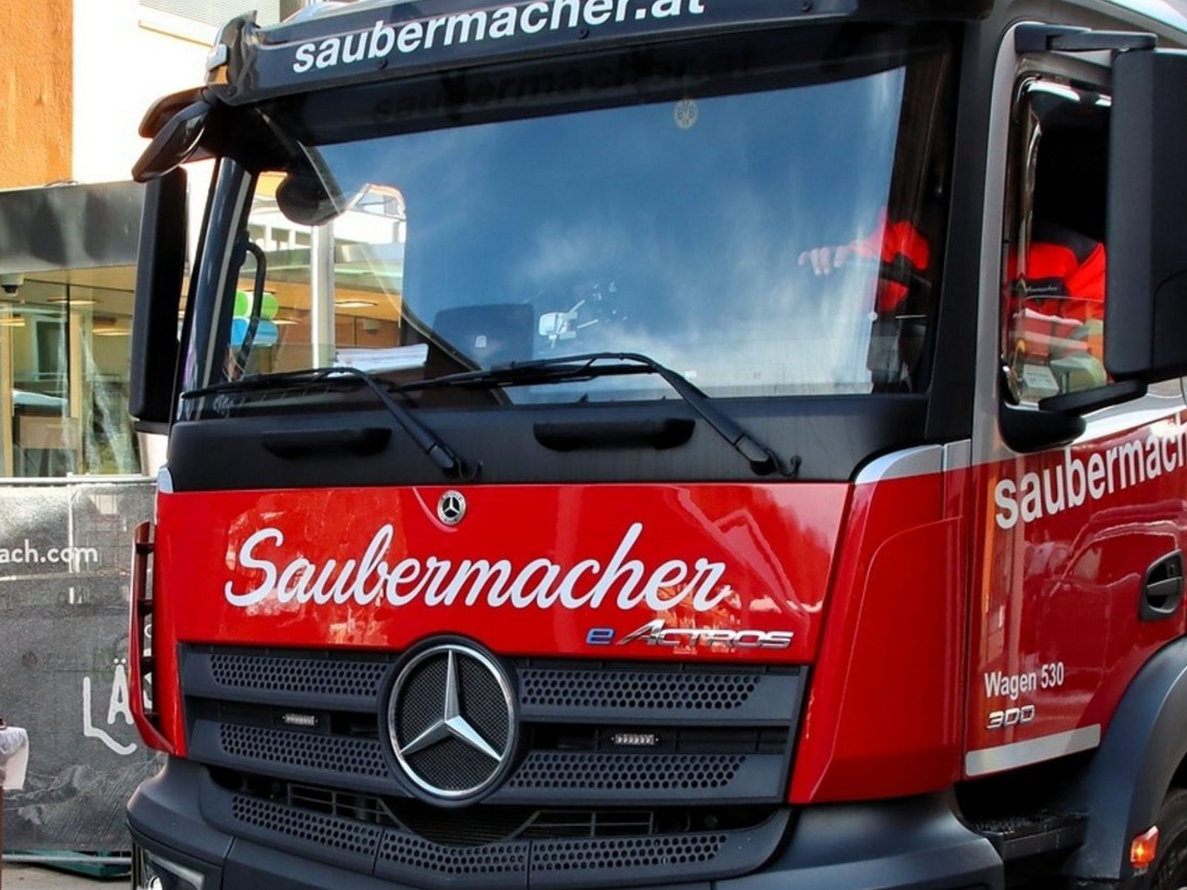 Vollelektrische Müllsammlung auf der Fanmeile