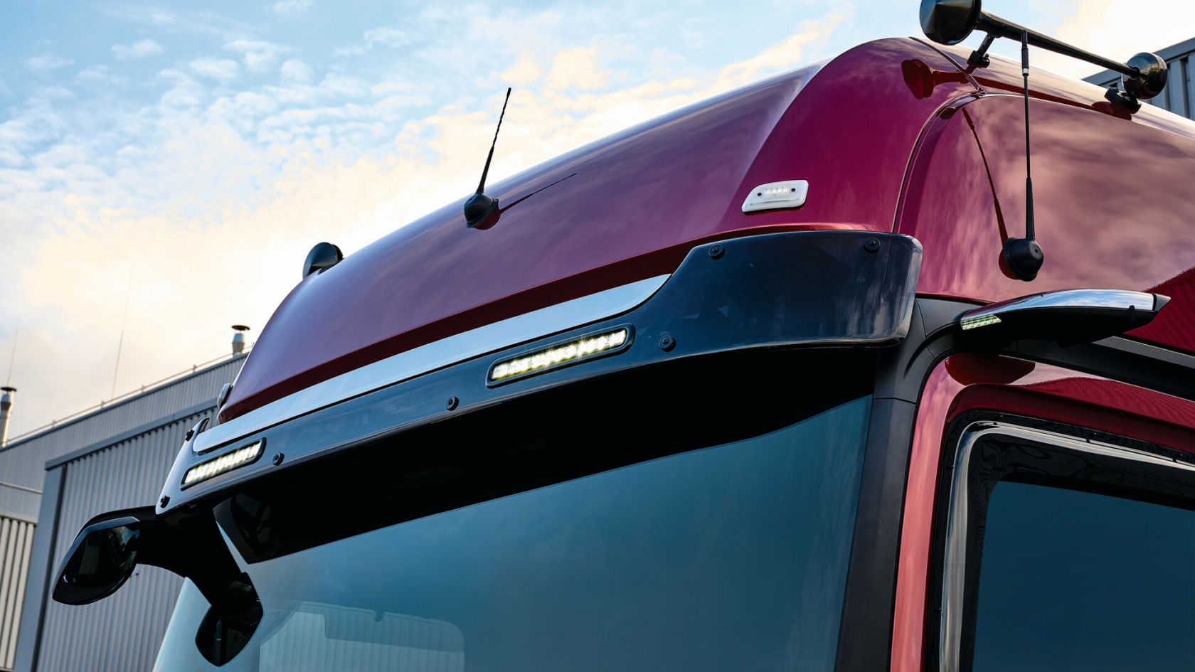 Zubehör & Nachrüstungen | Mercedes-Benz Trucks Deutschland