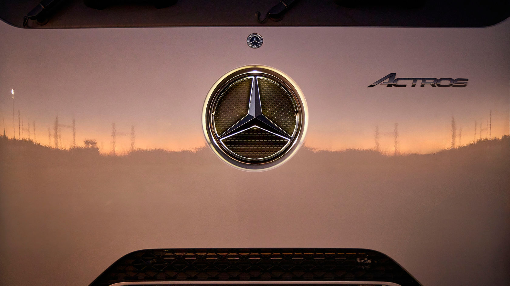 Uncompromising safety: the assistance systems.