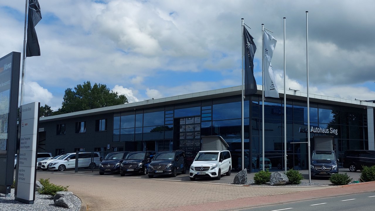 dealer stage image