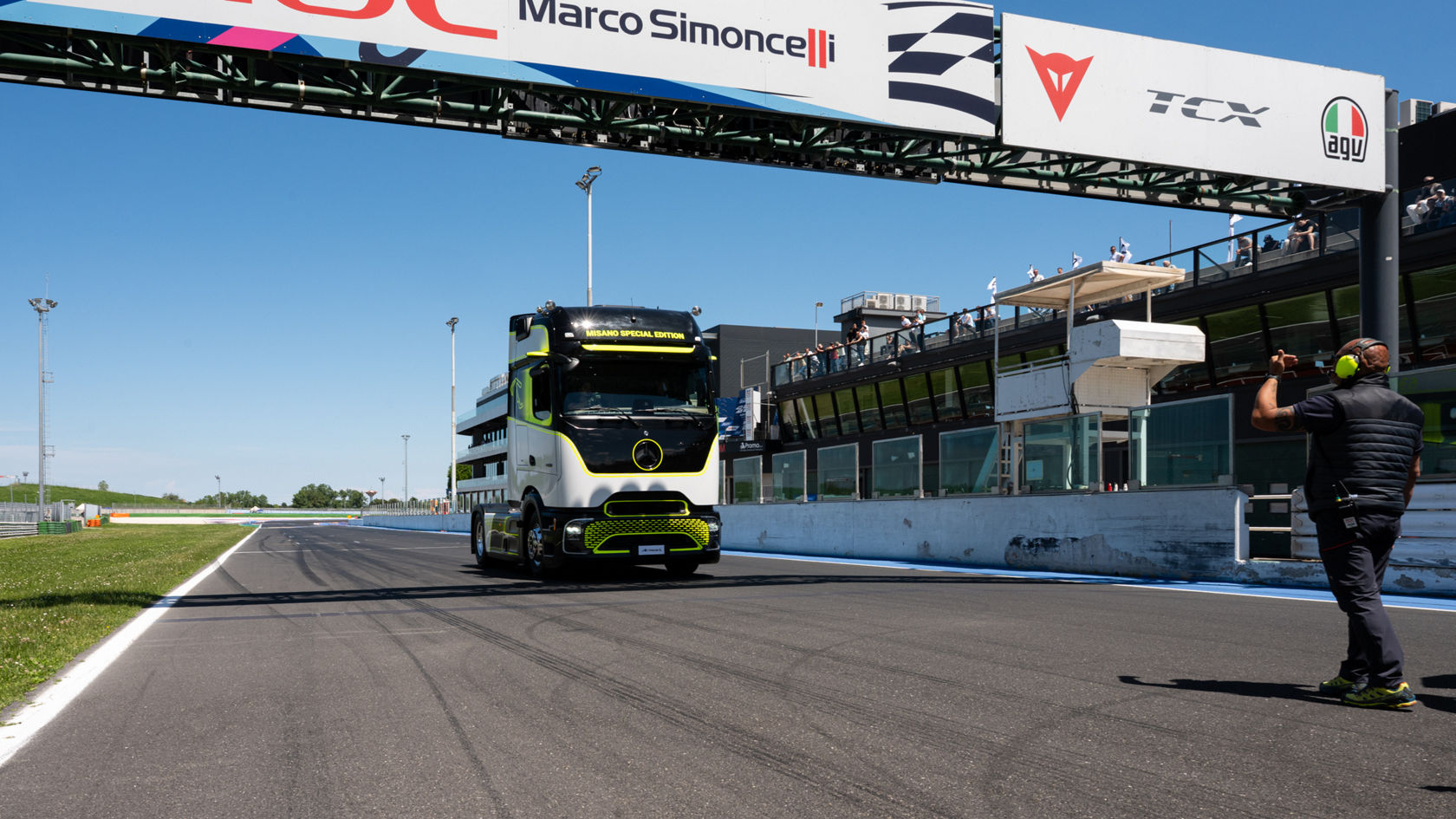 Actros L