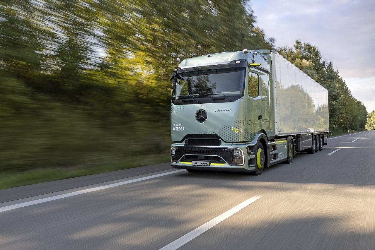 Le nouvel Actros L à partir de 1990 €HT/mois<sup>1</sup>
