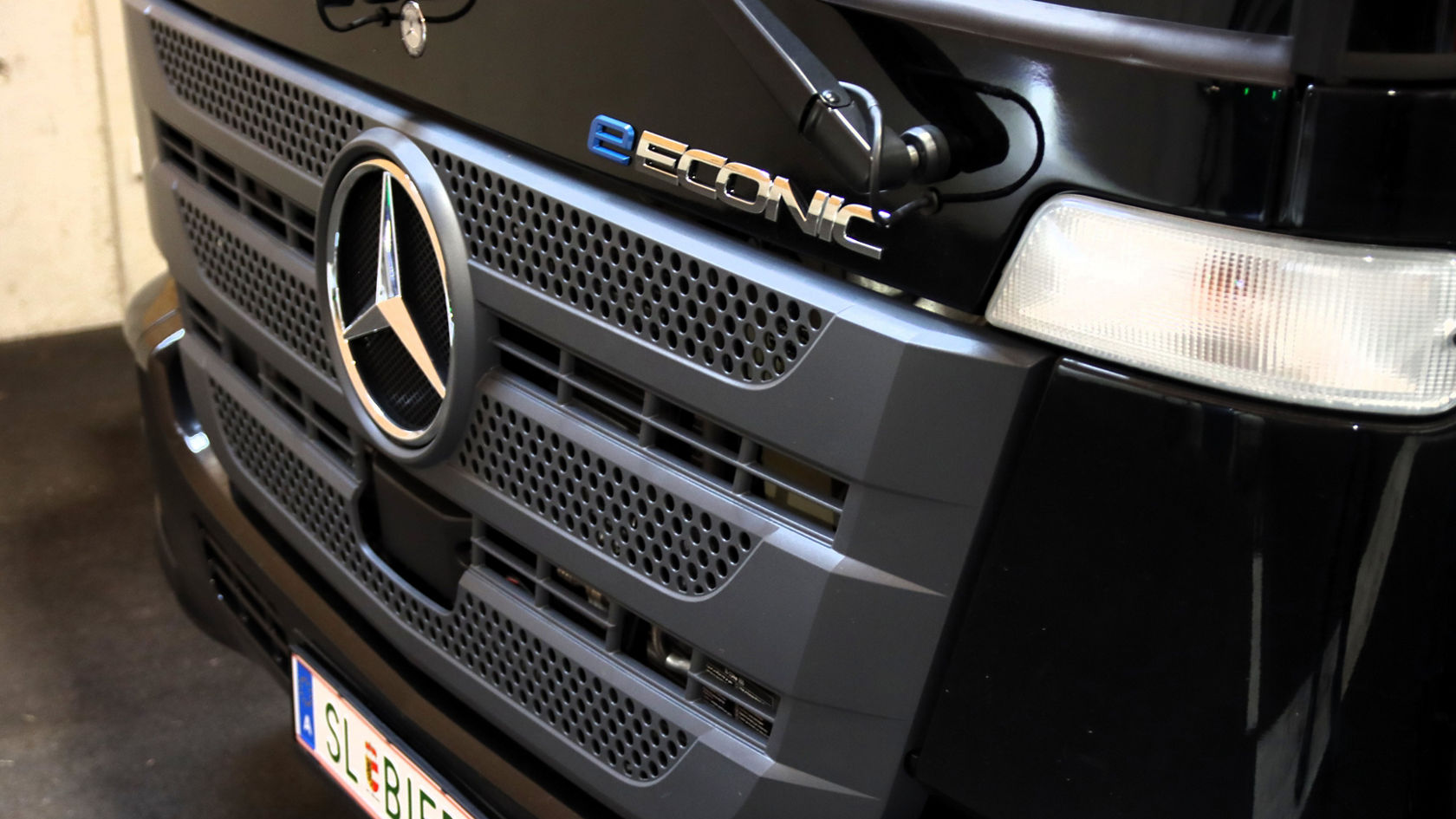  quiet-on-the-road-for-good-taste