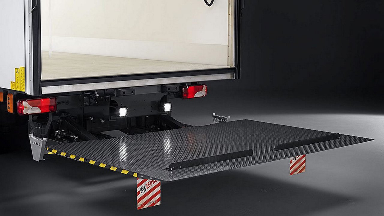 Kontrola bočních stěn nákladové plošiny