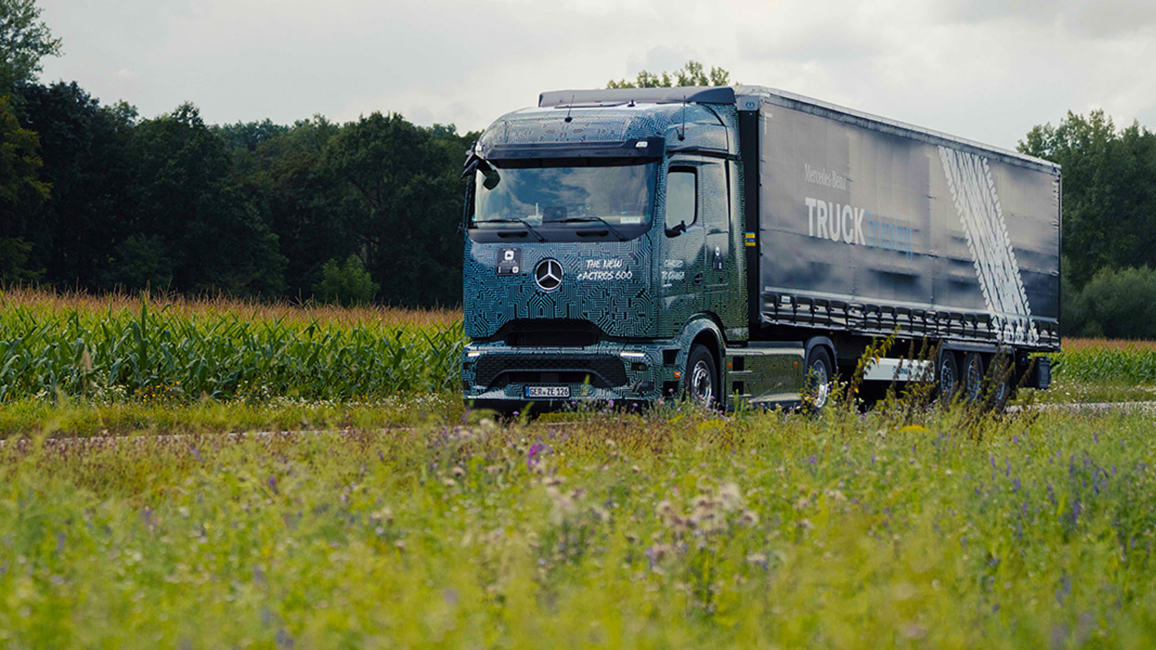 eActros 600 auf der Straße