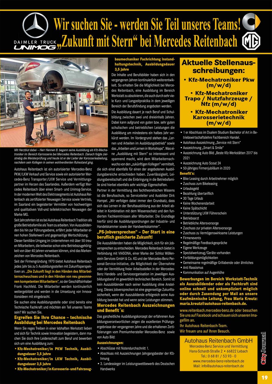 Bericht über Ausbildungs- und Arbeitsplätze im Autohaus Reitenbach, ein Mann steht unter einem Fahrzeug auf der Hebebühne