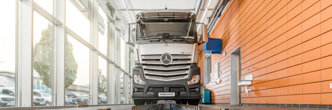 dealer stage image