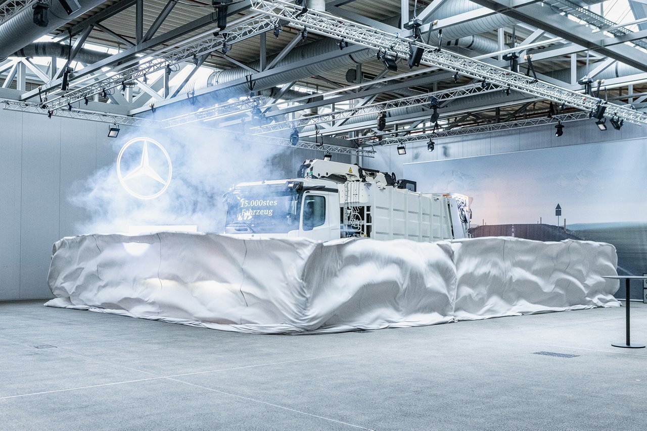 Übergabe des 15.000sten Mercedes-Benz Lkw an Rethmann-Gruppe