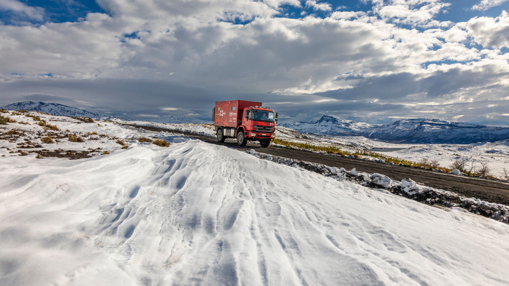 přes-zemi-extrémů-s-axorem