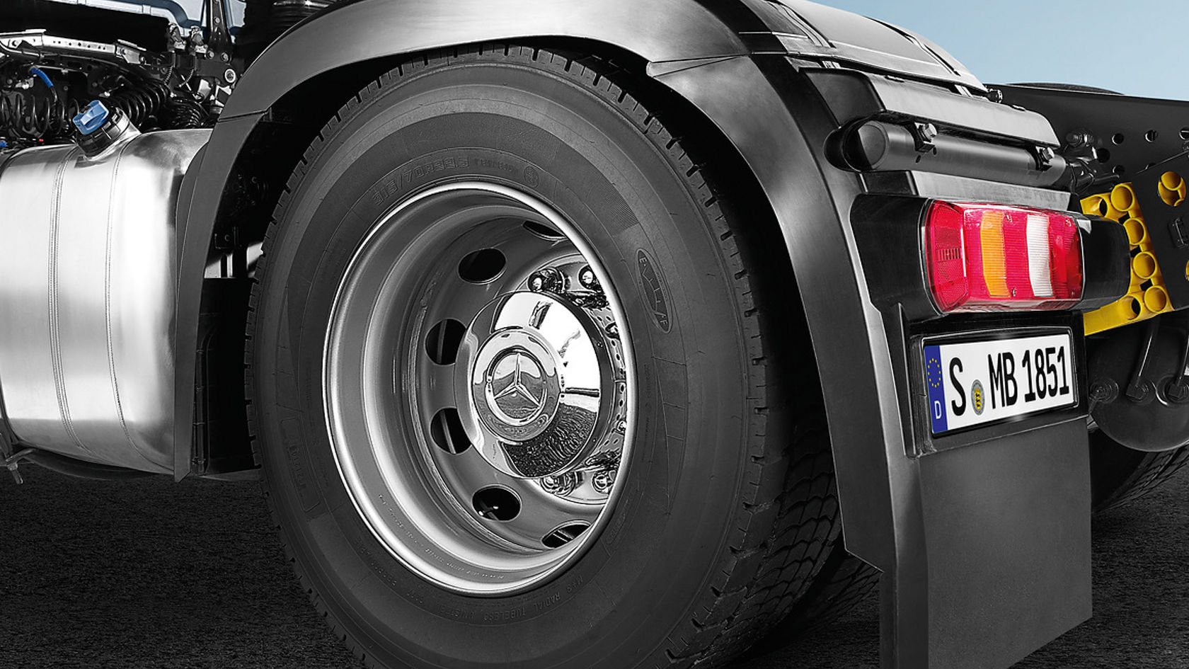 Cache-écrous de roue avec étoile emblématique