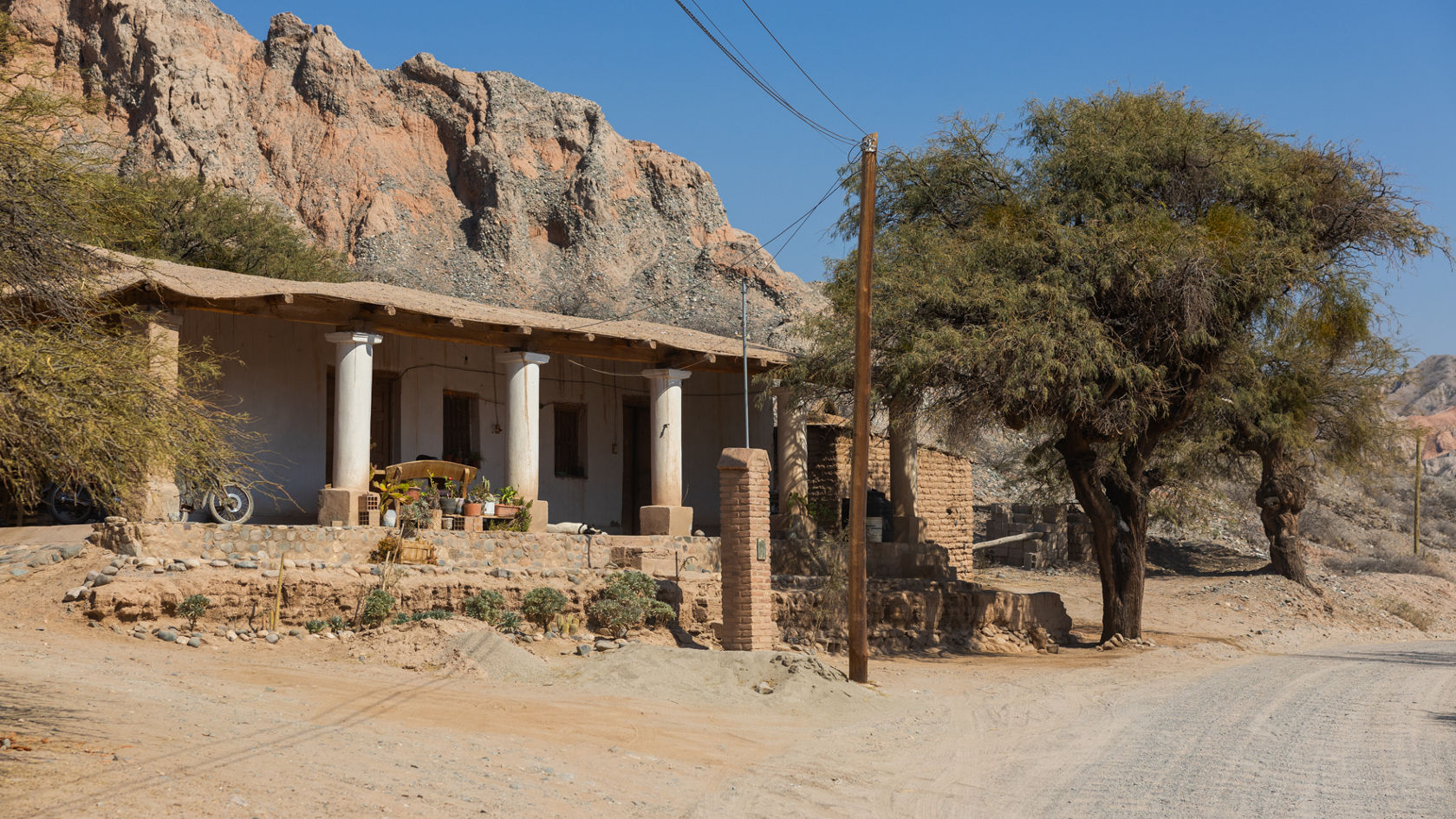 4-Xtremes – Part 83: Where cactuses grow higher than trucks