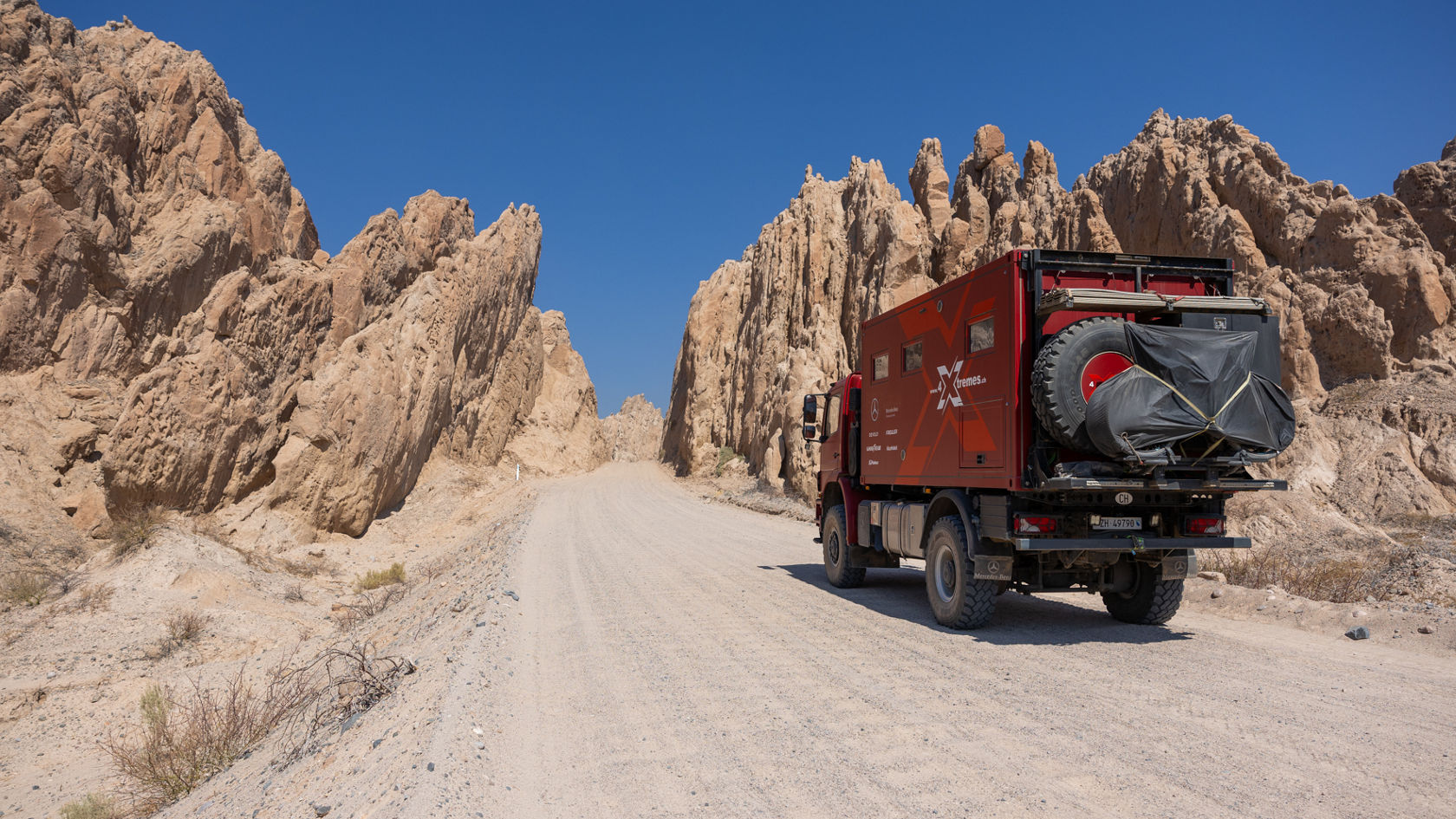 4-Xtremes – Part 83: Where cactuses grow higher than trucks