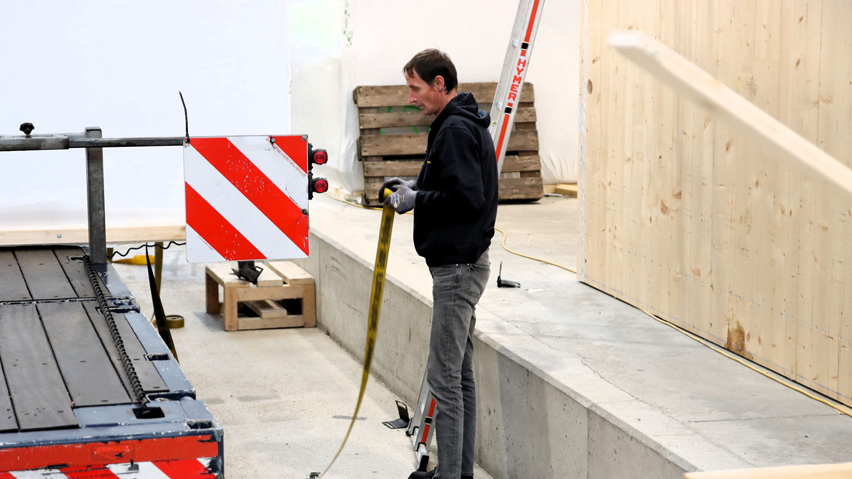 Roland beim Verladen