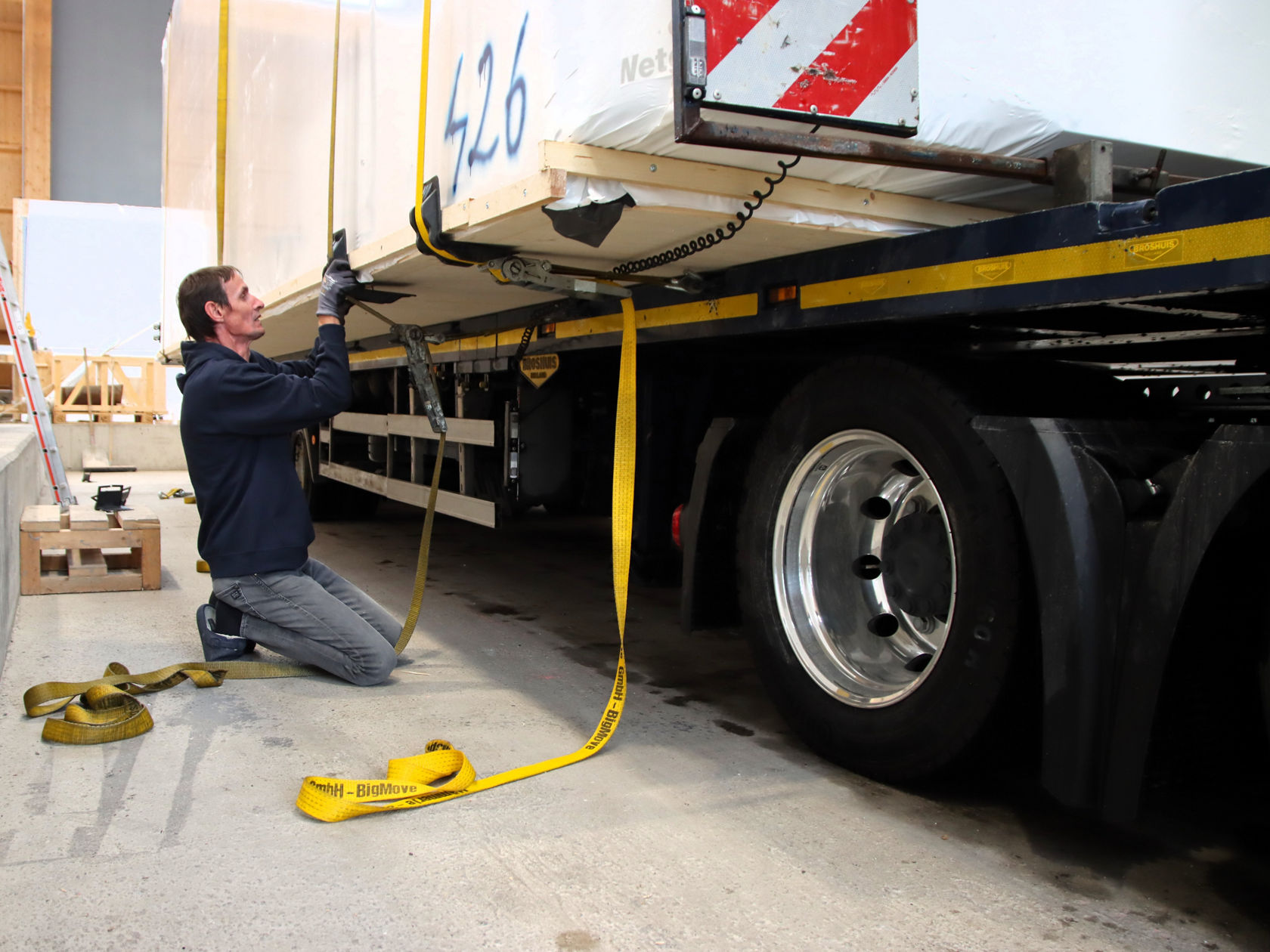 Roland beim Verladen